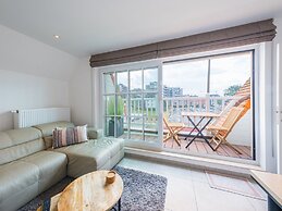 Apartment With Sunny Terrace