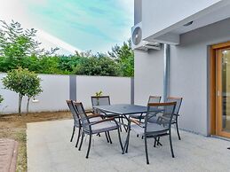 New Villa With Pool and Roof Terrace