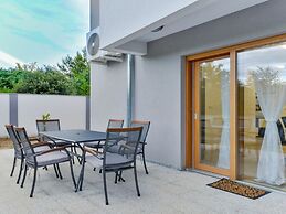 New Villa With Pool and Roof Terrace