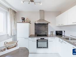 Manderley 0301 Very Well Located