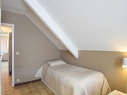 Manderley 0301 Very Well Located