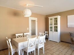 Manderley 0301 Very Well Located