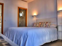 Cosy Apartment With Balcony