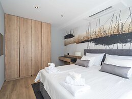 Apartments Villa Royale - Luxury One Bedroom Apartment With Terrace