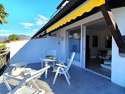 Apartment by Lake Maggiore With Mountain Views