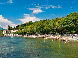 Apartment by Lake Maggiore With Mountain Views
