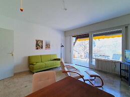 Apartment by Lake Maggiore With Mountain Views