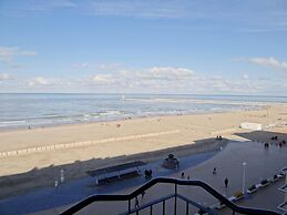 Apartment in Nieuwpoort With Terrace
