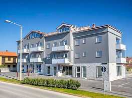 La Riva 1 Comfortable Holiday Residence