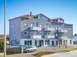 La Riva 1 Comfortable Holiday Residence