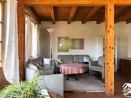 Peter Lassau Modern Retreat