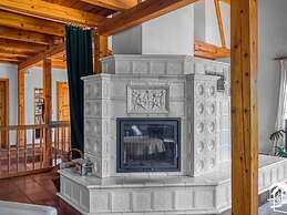 Peter Lassau Modern Retreat