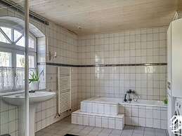 Peter Lassau Modern Retreat