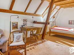Peter Lassau Modern Retreat