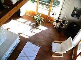 Peter Lassau Modern Retreat
