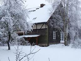 Peter Lassau Modern Retreat