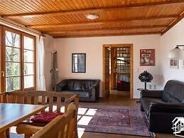 Peter Lassau Modern Retreat