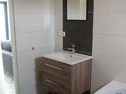 Beautiful Bungalow Near Alkmaar