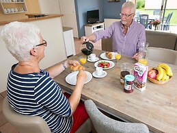 Enjoy a 6-person Bungalow