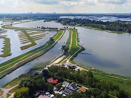 Enjoy a 6-person Bungalow
