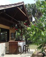 7 Garden Bungalow & Camping