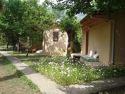 7 Garden Bungalow & Camping