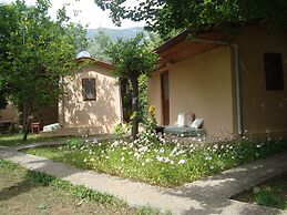 7 Garden Bungalow & Camping