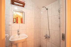 7 Garden Bungalow & Camping