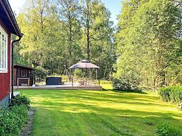 2 Person Holiday Home in Aby-by Traum