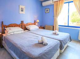 Belvilla by OYO Pelacanos Beach