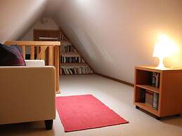 Poppenbull Thatched House