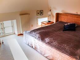 Poppenbull Thatched House