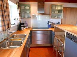 Poppenbull Thatched House