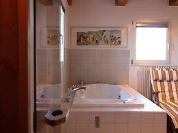 Poppenbull Thatched House