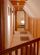 Poppenbull Thatched House