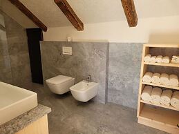 Hoamisch Modern Retreat
