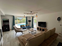 Charming Villa in Saint-tropez With Private Pool