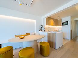 Bright Apartment Near the Center