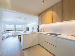 Bright Apartment Near the Center