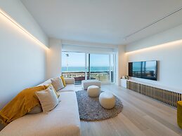 Bright Apartment Near the Center