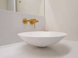 Bright Apartment Near the Center