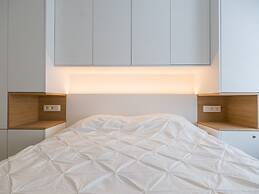 Bright Apartment Near the Center