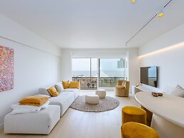 Bright Apartment Near the Center