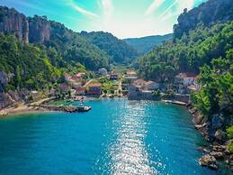 Apartments Vela Stiniva - Two Bedroom Apartment With Sea View and Terr