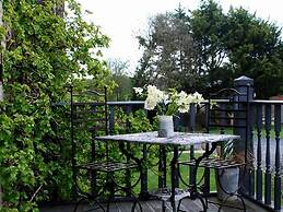 Tranquil Cottage in Normandy