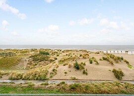 Apartment With Terrace Near sea