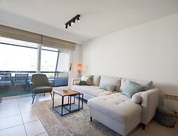 Apartment With Terrace Near sea