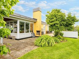 6 Person Holiday Home in Hejls