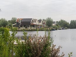 Lakeview Villa With Swimming and Fishing Pier