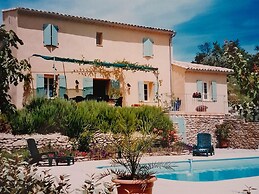 Beautiful Provencal Farmhouse With Private Pool